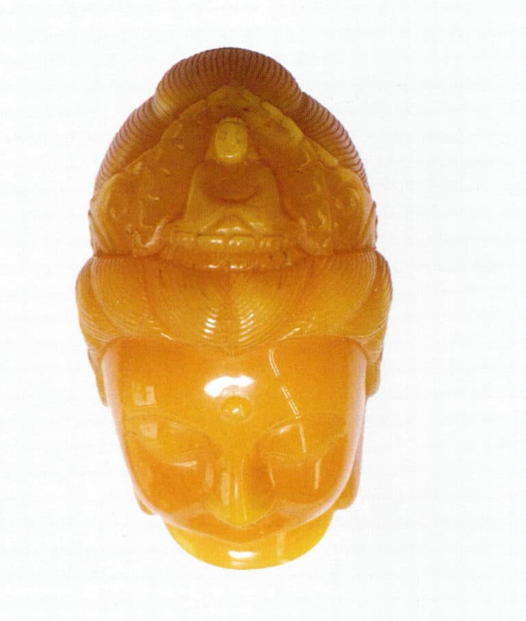 Figure 7-1-1 “helmeted hornbill” Carving (1)