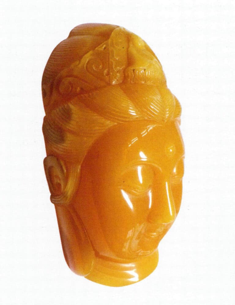 Figure 7-1-2 “helmeted hornbill” Carving (2)