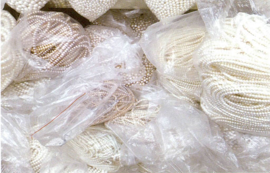 الشكل 1-3-14 المنتجات شبه المصنعة في سوق اللؤلؤ القديم في تشوجي (2005)