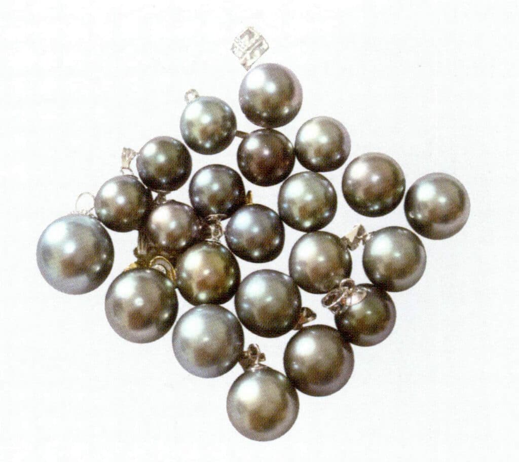 الشكل 1-4-36 الألوان المصاحبة للآلئ التاهيتي السوداء