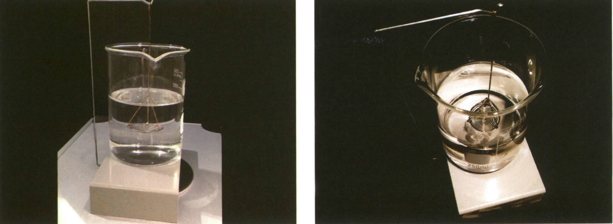 الشكل 2-4-29 النقاط الرئيسية لتركيبة مرفق وزن الماء النظيف: يجب ألا تتلامس دعامة كيس الشبكة ودعامة أرخميدس ويجب ألا يتلامس كيس الشبكة والدورق.