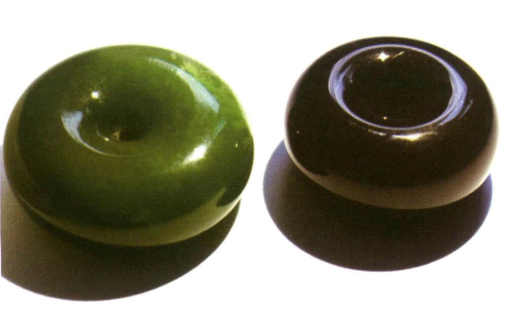 Figure 3-2-5 Oily gloss (nephrite, reflected light)