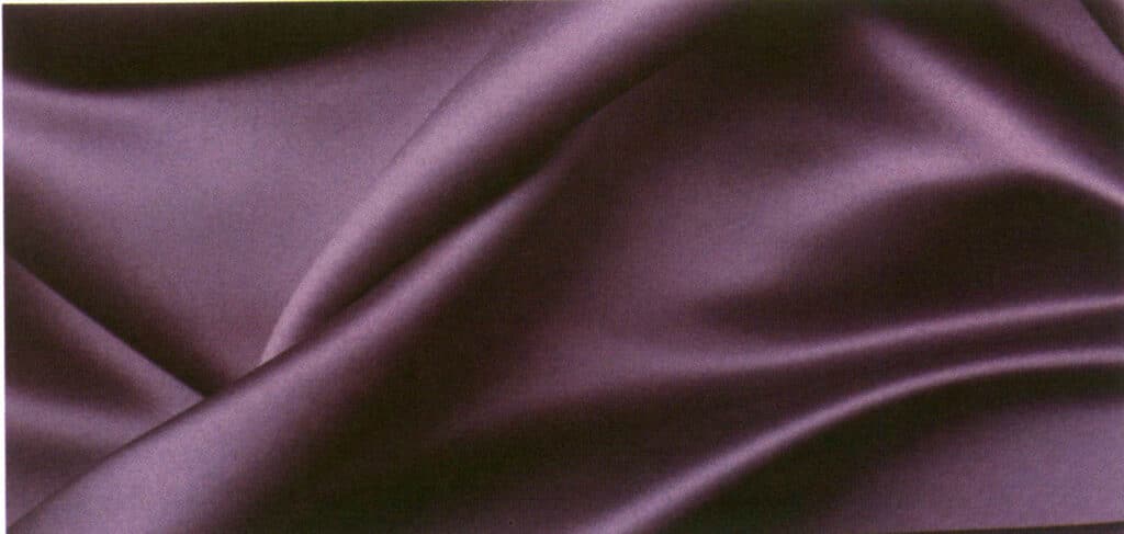 Figure 3-2-8 Gloss on silk surface (reflected light)