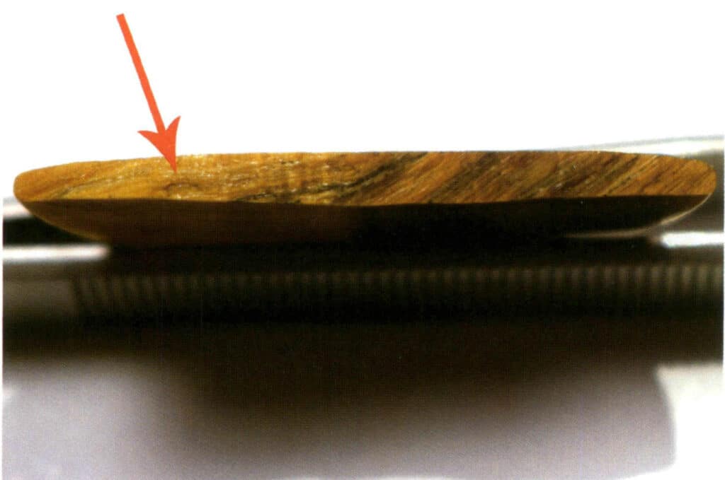 Figure 3-2-9 Silky gloss (at the break of tiger's eye, reflected light)