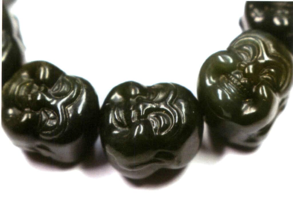 Figure 3-2-12 Waxy luster (nephrite, reflected light)