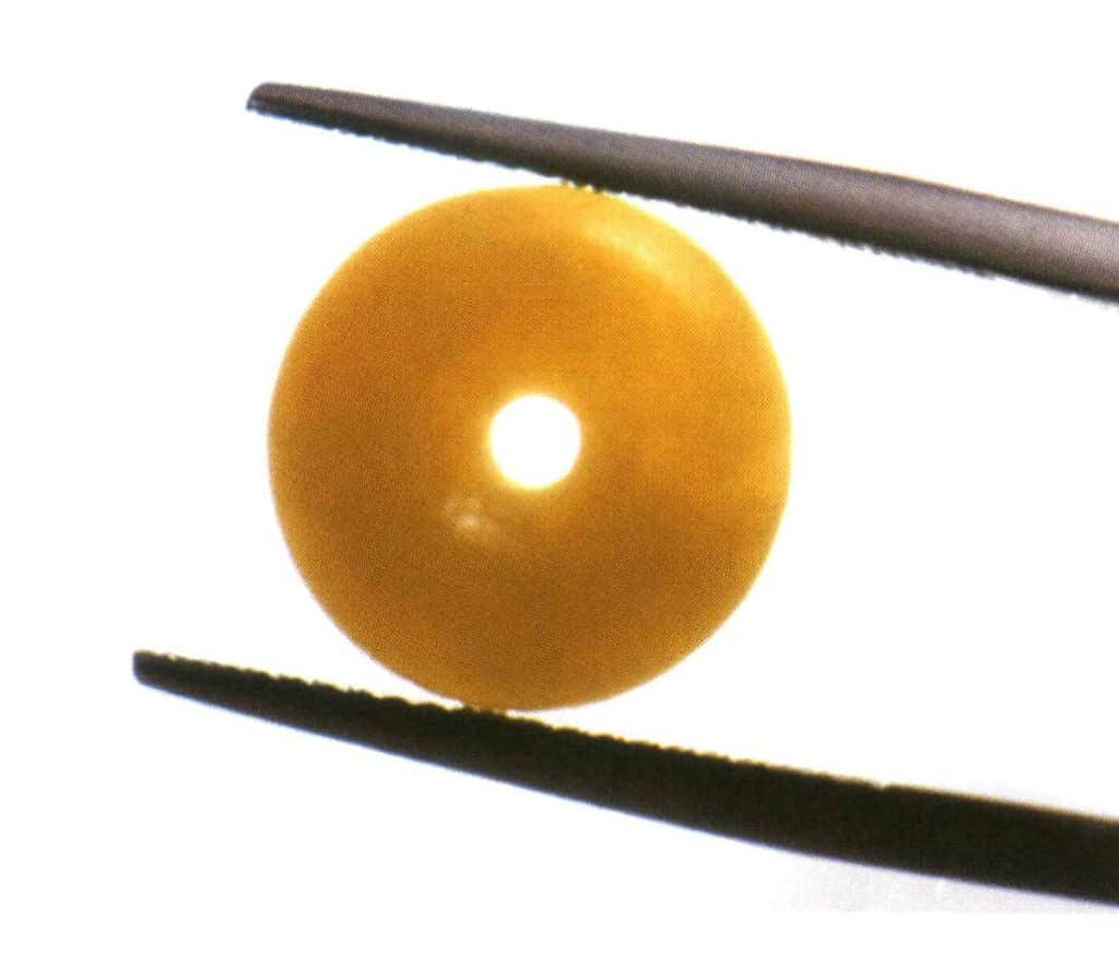 Figure 3-2-23 Translucent (Nephrite, transmitted light)