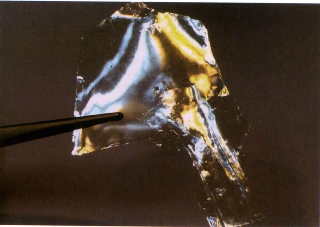 Şekil 4-2-13 İnci Parlaklığı (Muskovit Yarılma Yüzeyi, Yansıyan Işık)