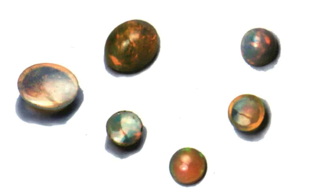 Rysunek 5-2-16 Opal z efektem zmiany koloru