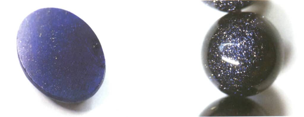 Rysunek 5-2-23 Porównanie lapis lazuli zawierającego piryt i szkła z efektem złotego piasku