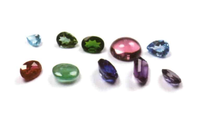 Рисунок 2-1-2 Драгоценный камень