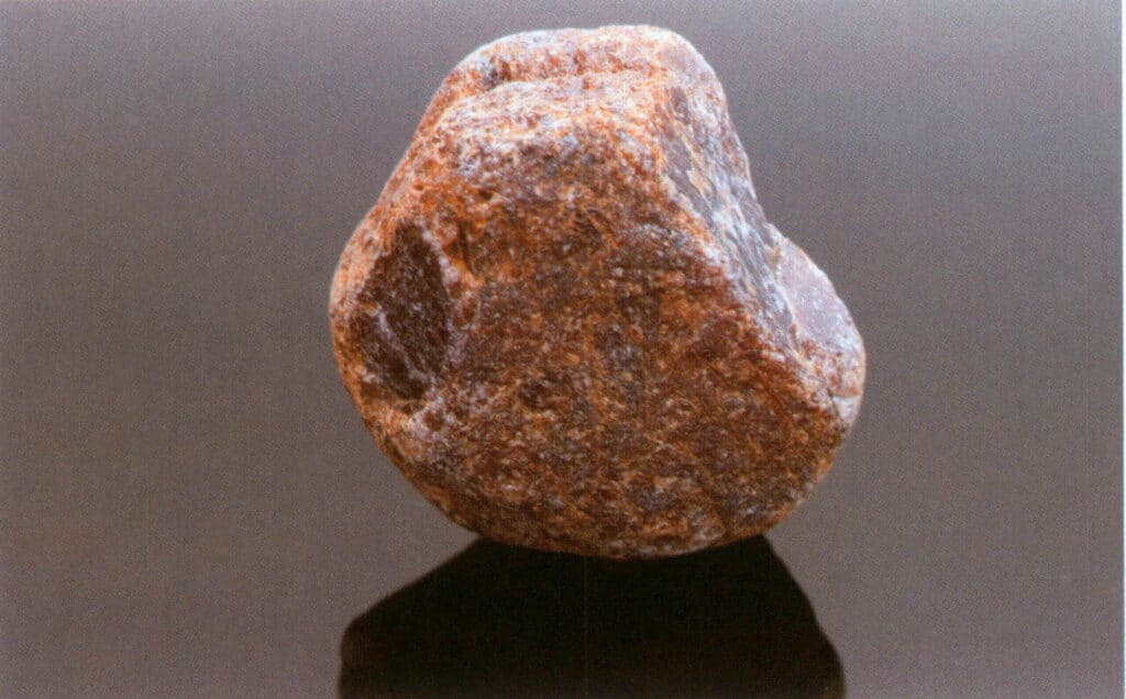 Рисунок 2-1-30 Рубиновый кристалл