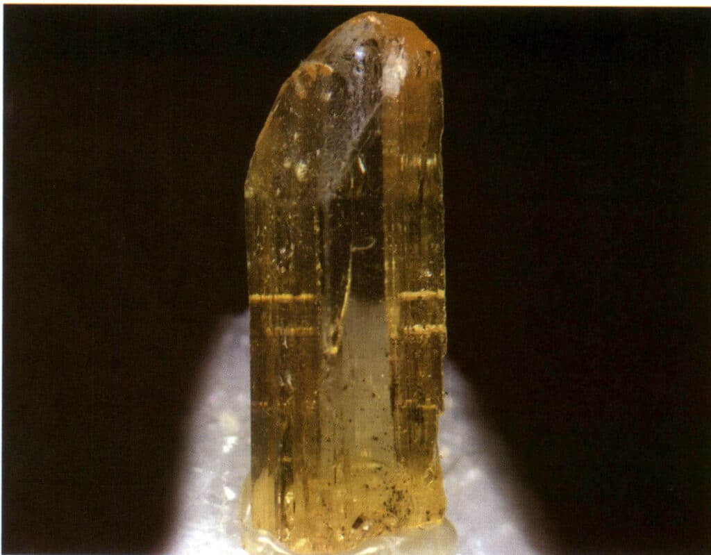 Рисунок 2-2-55 Кристалл топаза