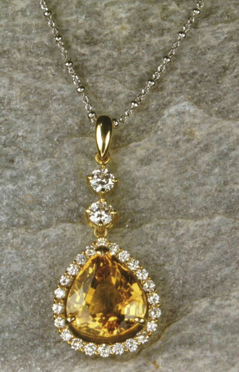 Ciondolo con zaffiro