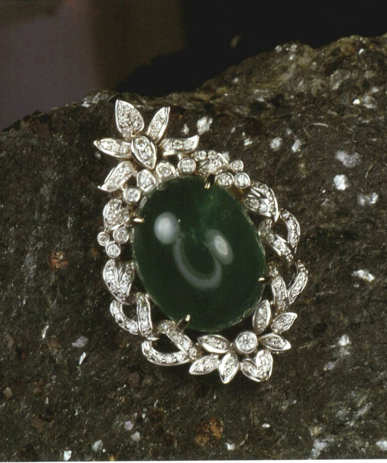 Ciondolo con gemma di smeraldo dello Zambia.