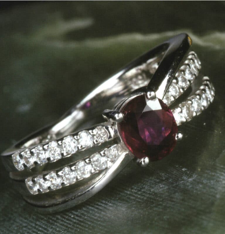 Anello di rubino