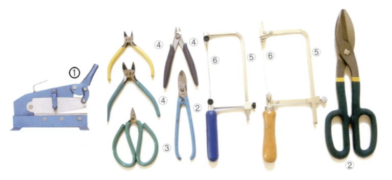 ① Håndplatesaks; ② Blikkensaks; ③ Wirekutter; ④ Kabelsaks; ⑤ Sagramme; ⑥ Sagblader