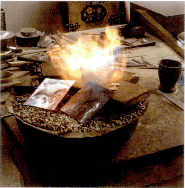 5. Pay attention to engraving for a period of time. It should be annealed to avoid metal hardening and brittleness.