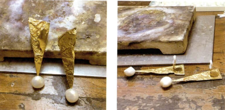 3. After rinsing with clean water and drying, choose suitable polishing tools for grinding and polishing, such as a hanging grinder copper brush, magnetic tumbler, or agate burnisher knife. The texture of works made with the wrinkling technique strongly describes layering.