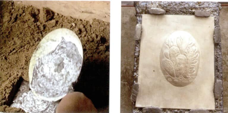 10. Dig out appropriately sized squares of sand. first, place the silver sheet into the sand pit with the front facing the sand, then pour melted lead into the silver sheet and the sand pit. After it solidifies and cools down, the embedded silver sheet can be removed.