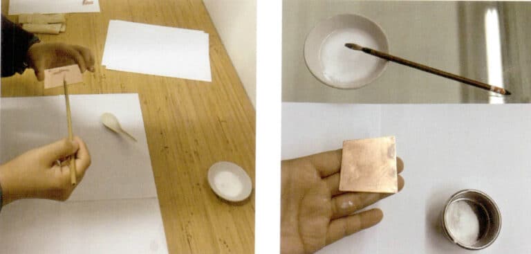 1. Add finely ground white glaze to clean water and evenly apply it to the copper sheet.