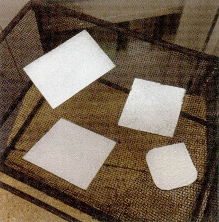 4. The white base glaze must be fired multiple times to achieve an even state.