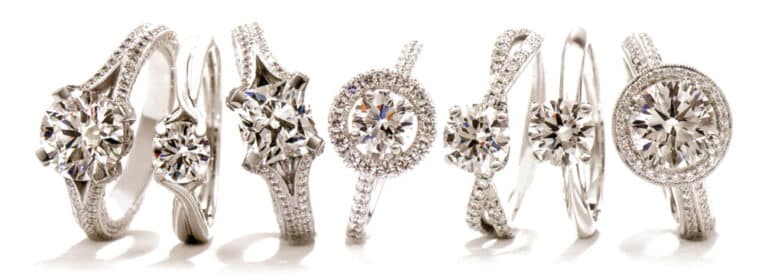 Collezione di anelli con diamanti in platino