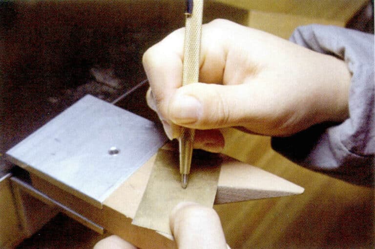 Разметка места сверления