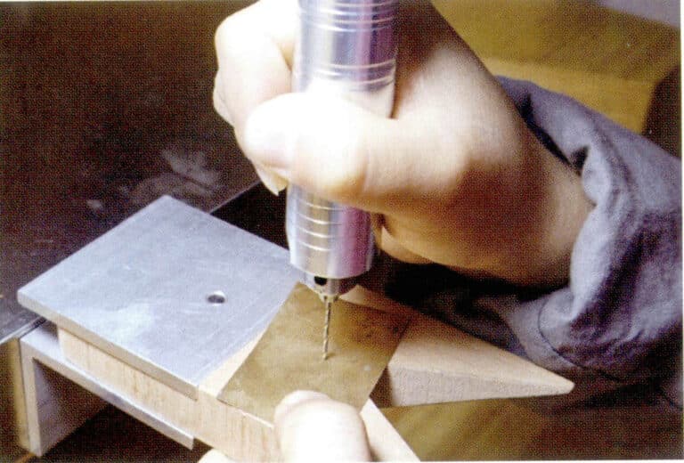 Разметка места сверления