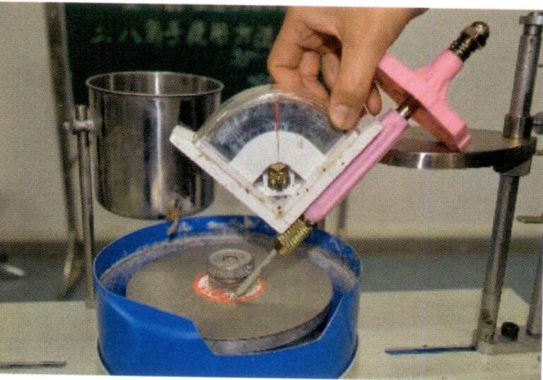Figure 4-22 Use of a magnetic pointer protractor