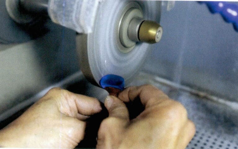 Figure 5-19 Processing of oval (egg) shaped gemstone roughs