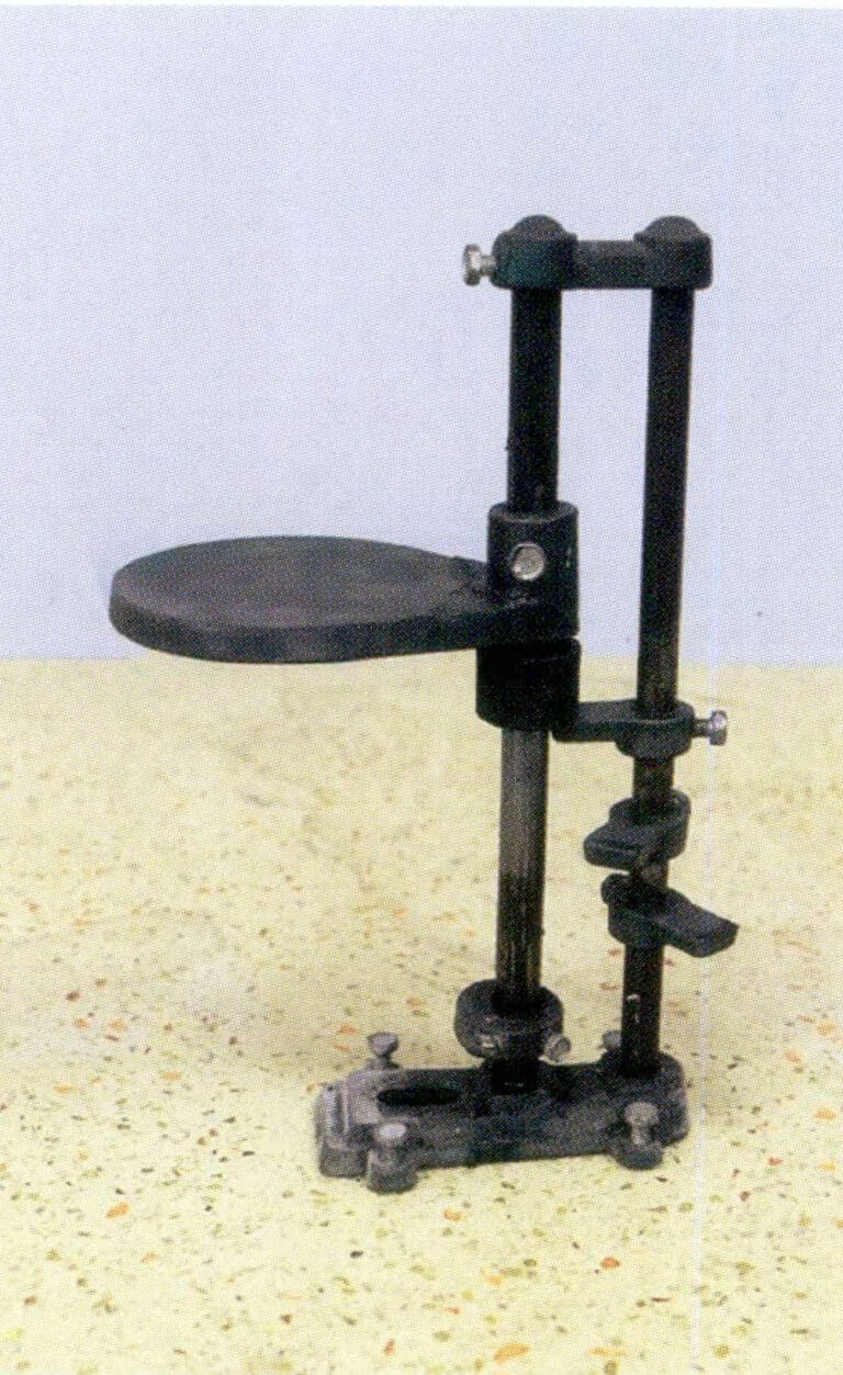 Figure 7-11 Lifting platform with positioning device