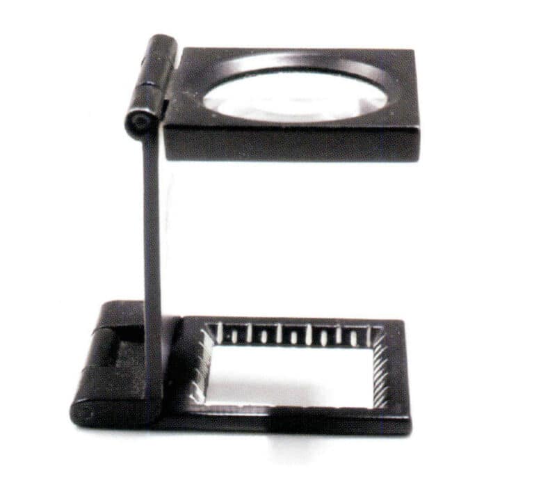 図 9-28 宝石の拡大鏡