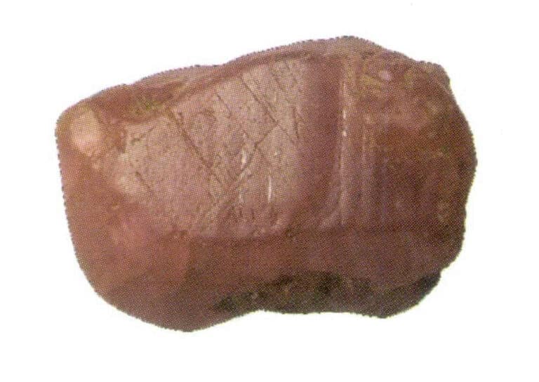 Figure 1-28 The cleavage of ruby