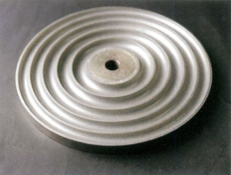 Figure 3-12 Diamond bead discs with different sizes of pits