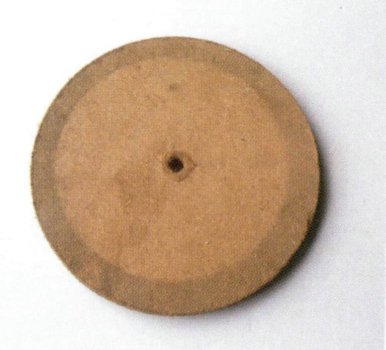 Figure 3-24 Wooden Plate