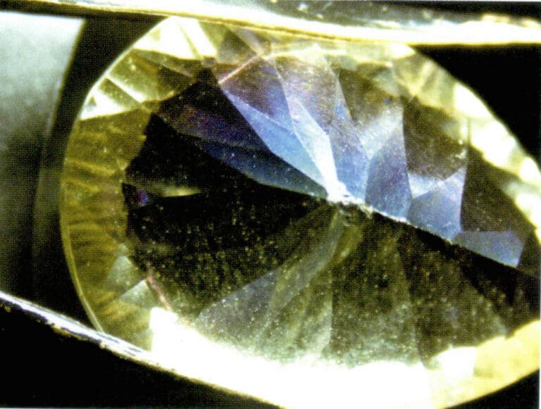 Figure 5-38 Color changes in filmed crystals