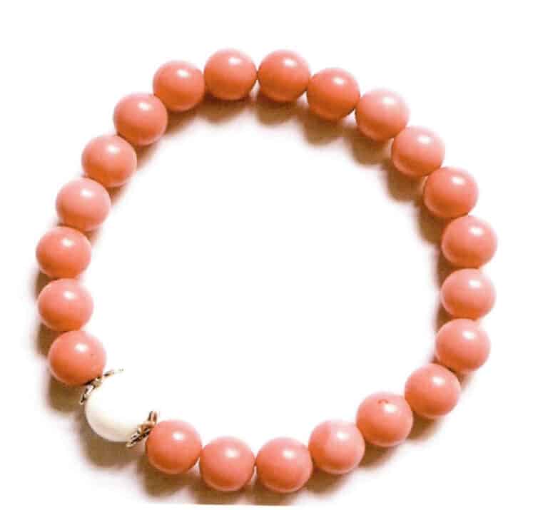 Figure 7-19 Dyed shell imitation coral