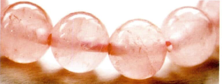 الشكل 2 - 17 الكريستال المصبوغ