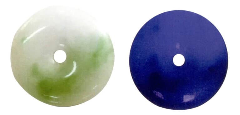 الشكل 2 - 29 تألق الجاديت من الدرجة B تحت ضوء الأشعة فوق البنفسجية الطويلة الموجة