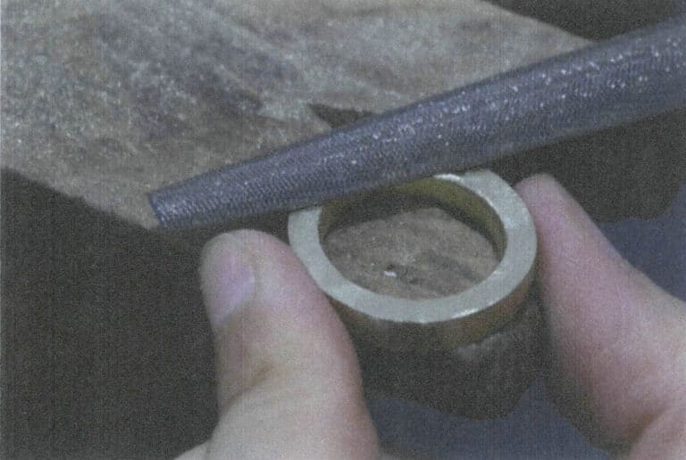 Figura 7-7 Entalhar o anel (2)