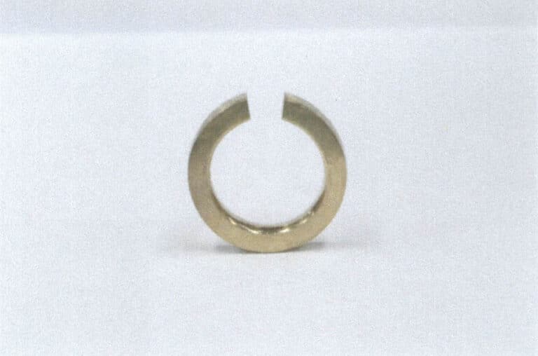 Figura 7-8 Serrar a abertura