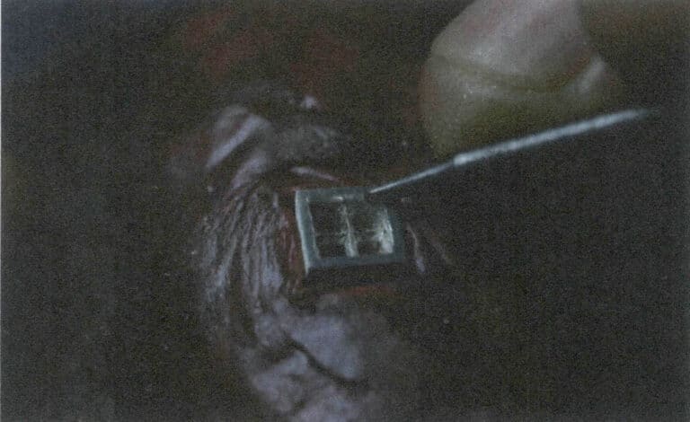 Figura 7-29 Aparar ranhuras