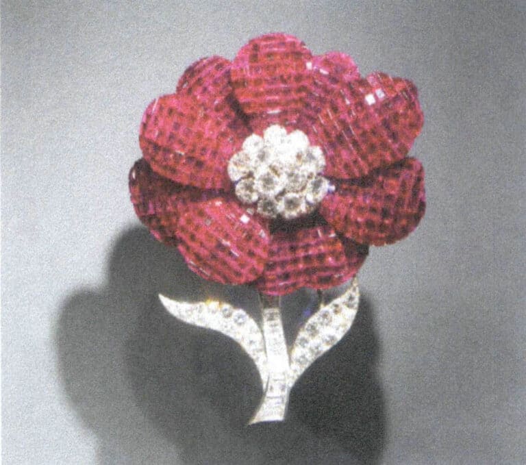 Figura 9-18 Van Cleef & Arpels' jóias com engaste invisível (4)