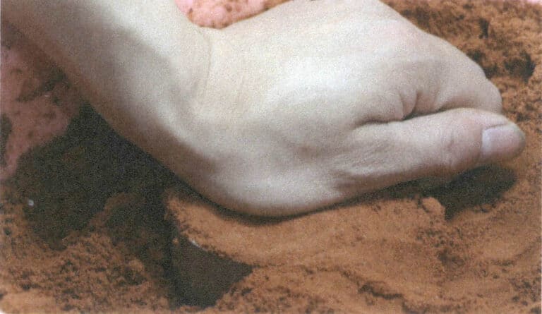 Рисунок 10-15 Уплотнение красного песка