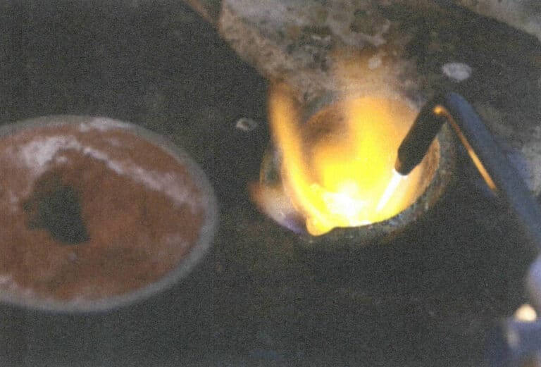 Рисунок 10-27 Плавление металла