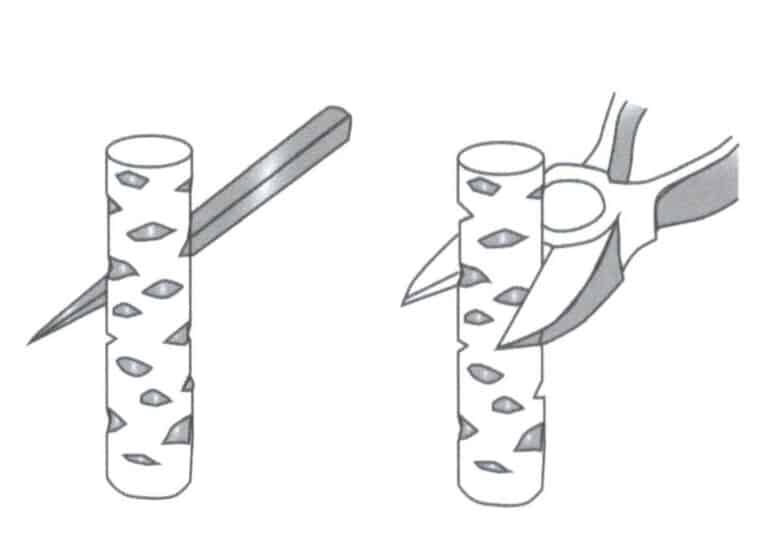 Рисунок 11-10 Создание углублений с помощью напильника или плоскогубцев.