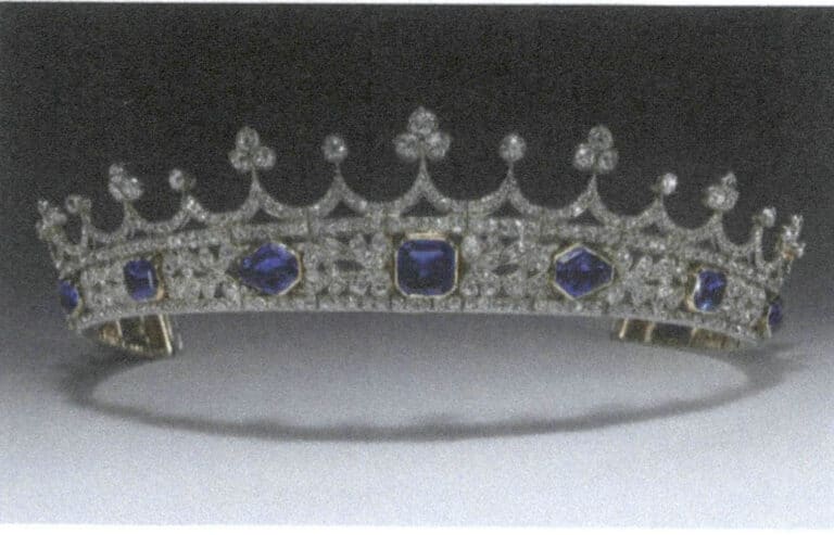 Figure 1-54 The sapphire diamond crown of Queen Victoria of England