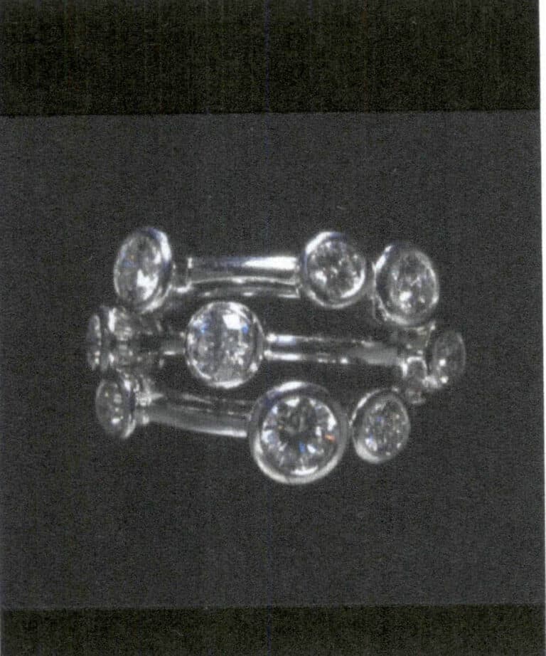 Figure 2-4 Multi-gemstone setting ring (V&A Museum Collection)