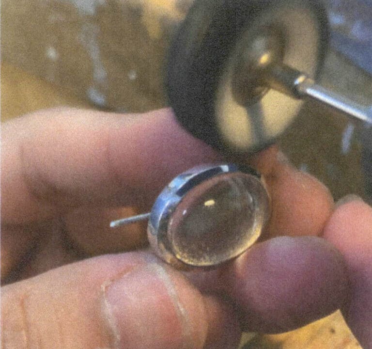 Figure 2-33 Polishing with a Polishing Wheel