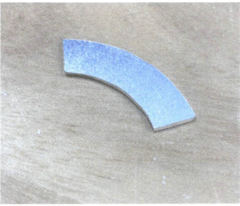 3-29. ábra A fémlemez vágása